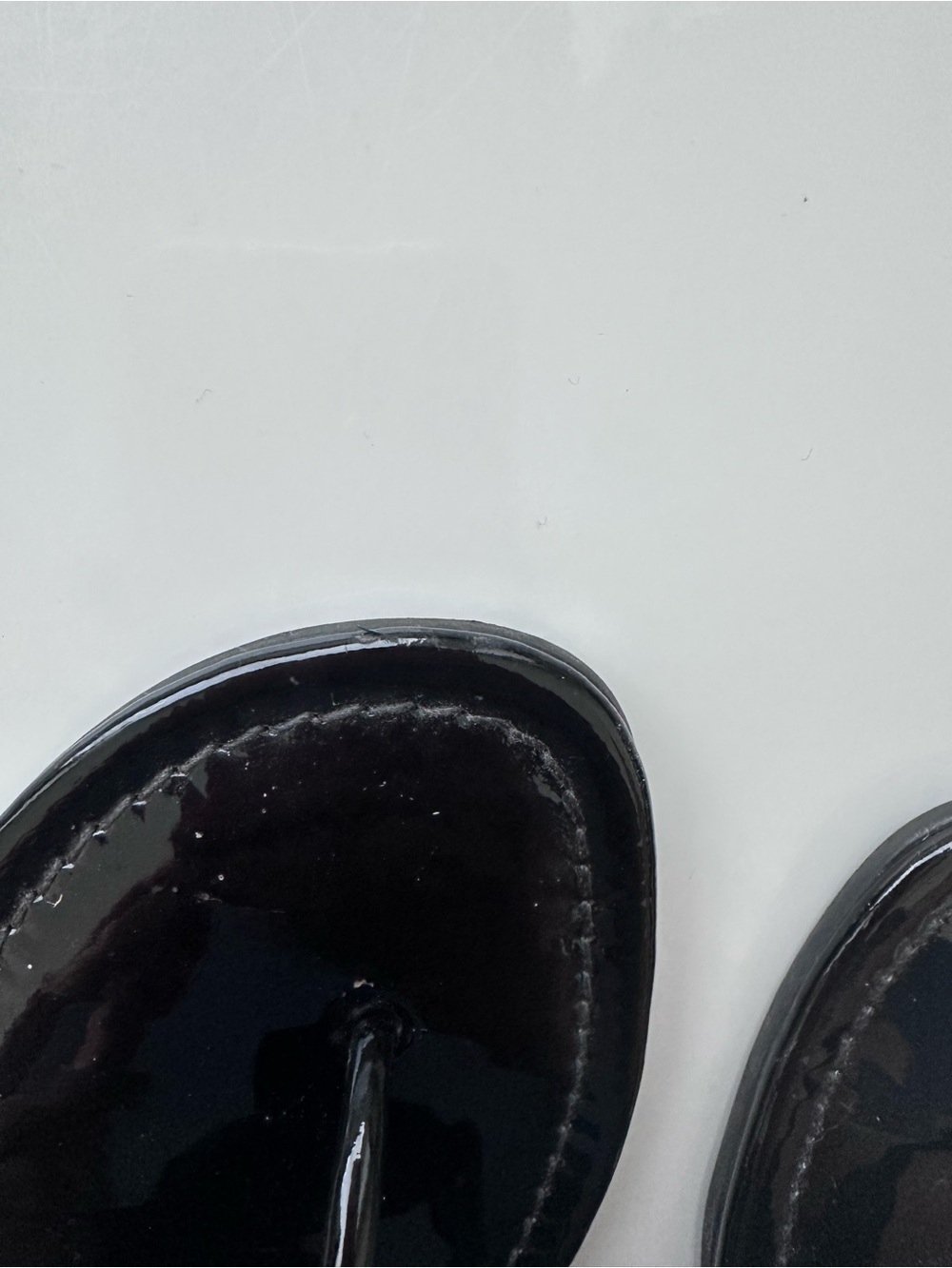 Tory Burch Black Patent Leather Logo Thong Sandals - Picture 2 of 3